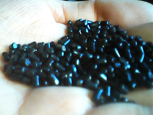 黑色母粒塑料原料吹膜注塑拉丝填加颗粒增亮增黑增重多功能色母料