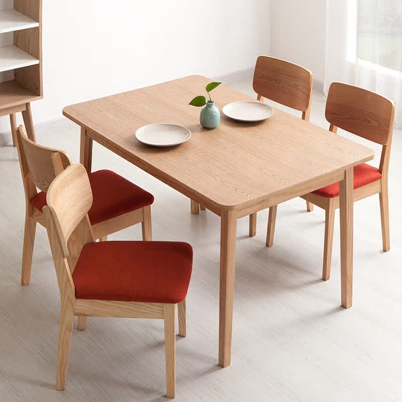 北欧宜家实木餐桌椅组合 餐厅饭桌子 简约现代小户型环保家具