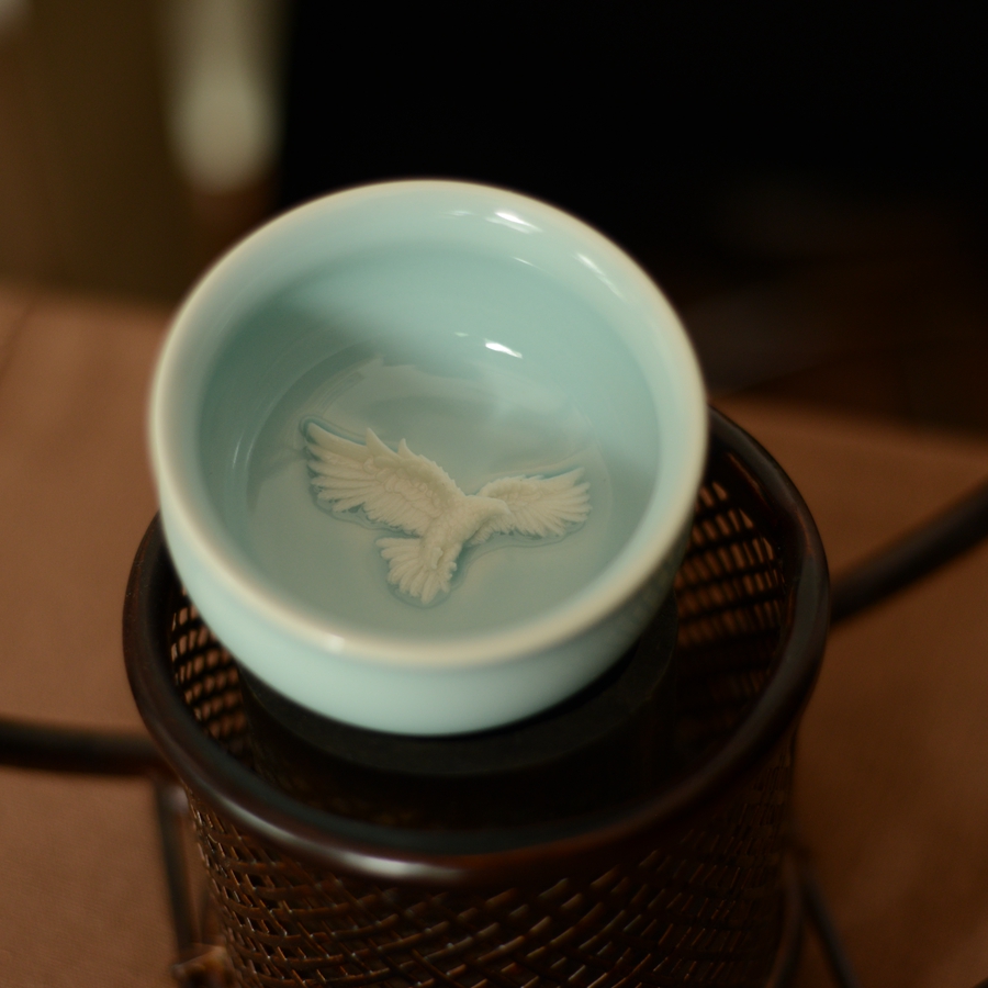 3D浮雕陶瓷杯个性主人品茗茶杯青瓷白瓷高档礼盒精品雄鹰飞翔茶具