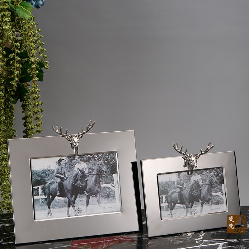 现代简约欧式不锈钢卧室相框摆件照片相架礼物摆设样板房软装饰品