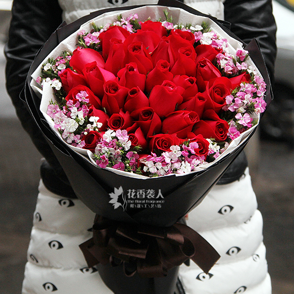 33朵红玫瑰花束生日郑州鲜花店同城速递重庆贵阳昆明广州长沙送花