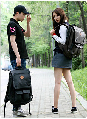 代购休闲双肩包男士背包韩版学生书包皮时尚潮流运动旅行电脑男包