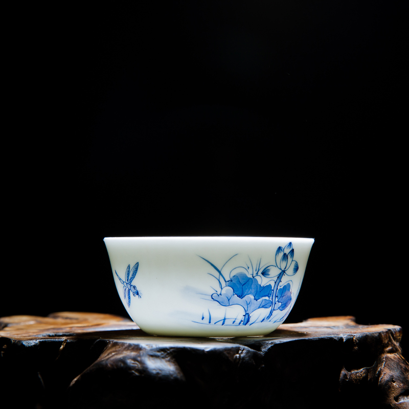 景德镇陶瓷品茗杯个人杯 手工功夫茶杯单杯 手绘青花瓷茶具主人杯