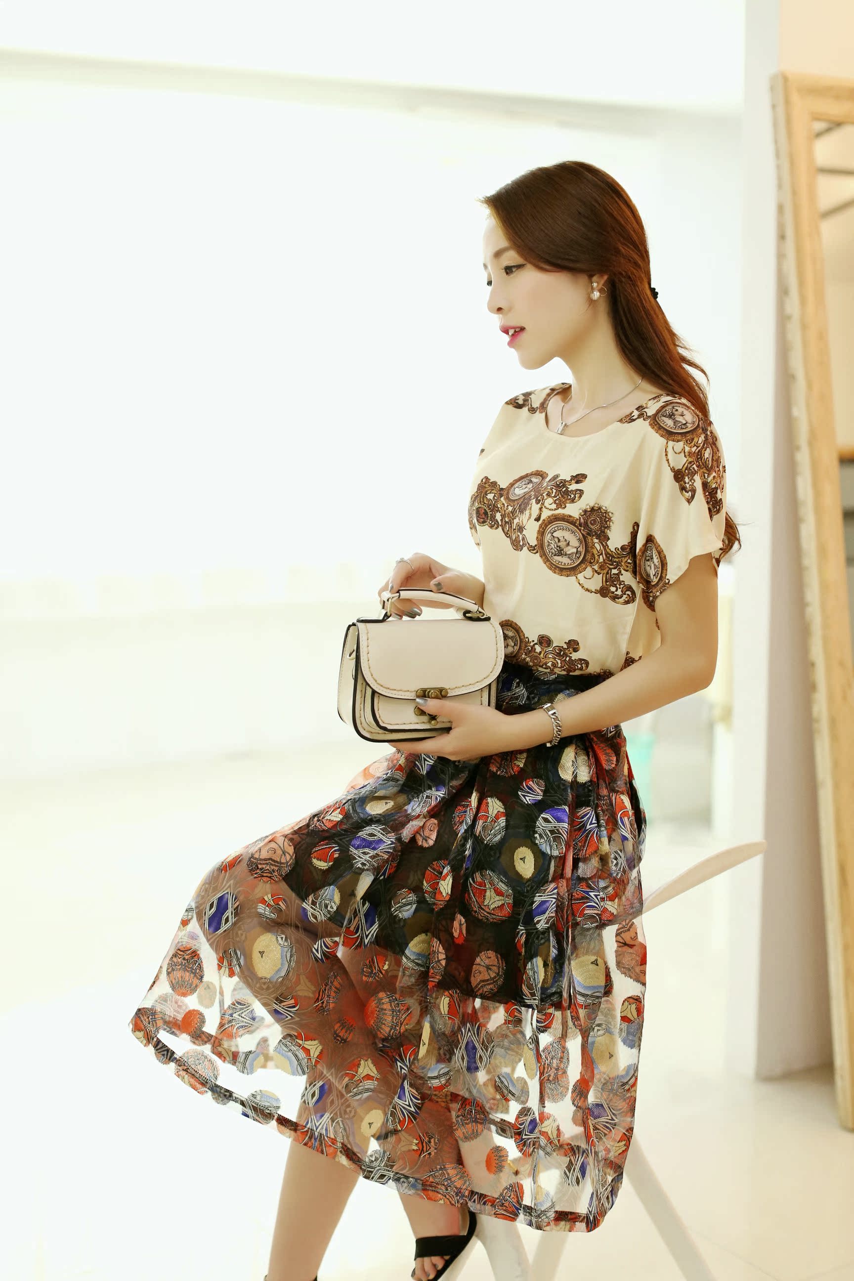 2015夏季女装新款 韩版修身显瘦复古印花圆领短袖中腰雪纺连衣裙