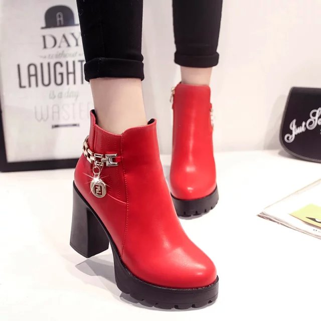 冬季新款大红色婚鞋粗跟加绒马丁靴女超高跟圆头女靴子欧美短靴潮