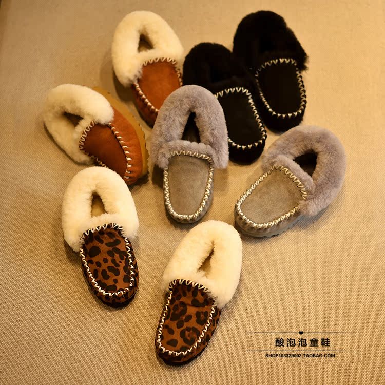 冬季保暖儿童低帮棉鞋女童雪地靴真皮羊毛一体豆豆鞋包子鞋亲子款