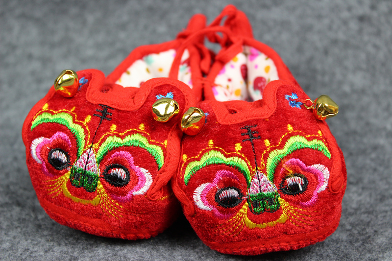超大码男女宝宝纯手工虎头鞋冬棉靴红色布鞋学步婴儿6-12个月绣花
