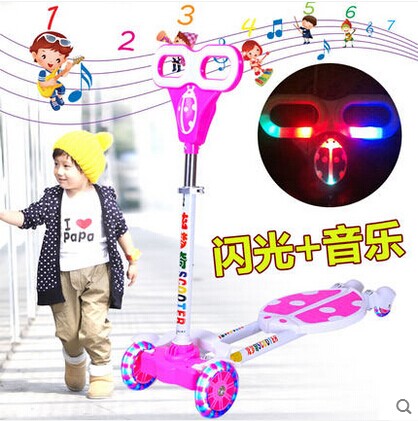正品儿童蛙式滑板车四轮闪光带音乐剪刀车双脚踏板车滑行车玩具车