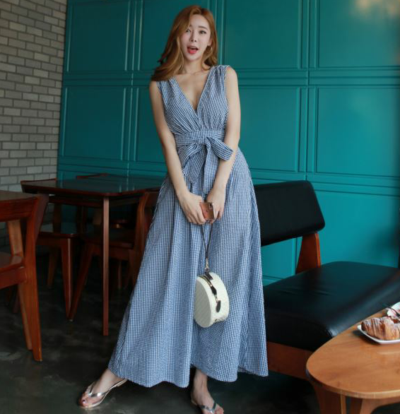 韩国进口直送代购夏季性感深V领爆乳长裙修身显瘦系带格子连衣裙