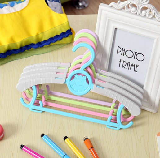 塑料儿童小衣架撑婴儿伸缩可调节衣挂架塑料防滑衣架成人防滑衣架折扣优惠信息