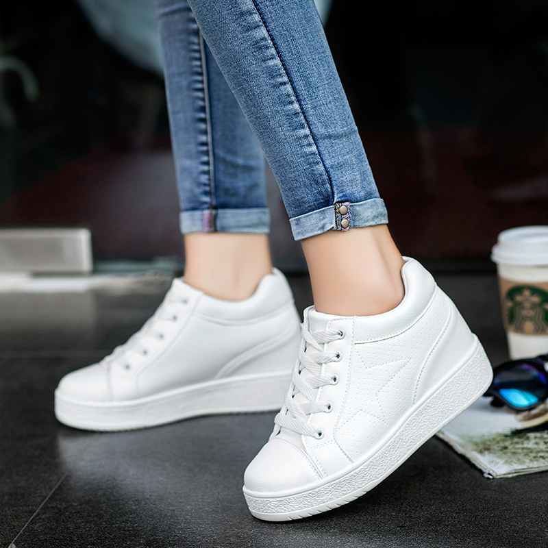 影步秋季新款韩版系带小白鞋坡跟隐形内增高女鞋8cm运动风板鞋女