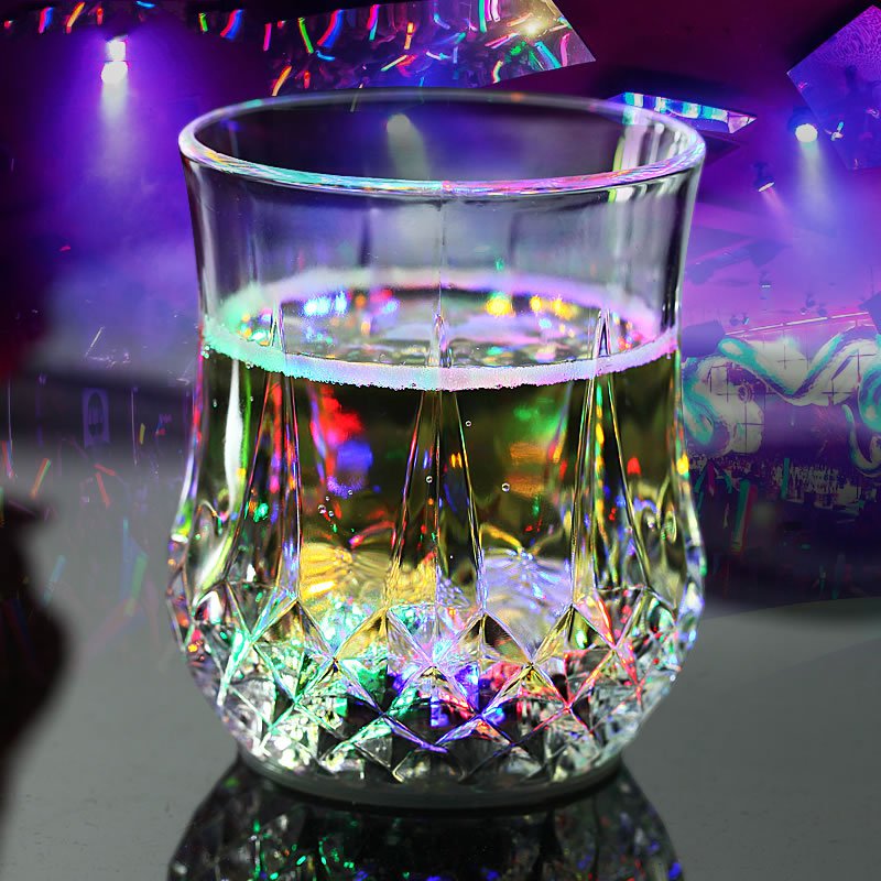 酒吧ktv发光啤酒杯七彩创意闪光水杯子夜光菠萝杯杯